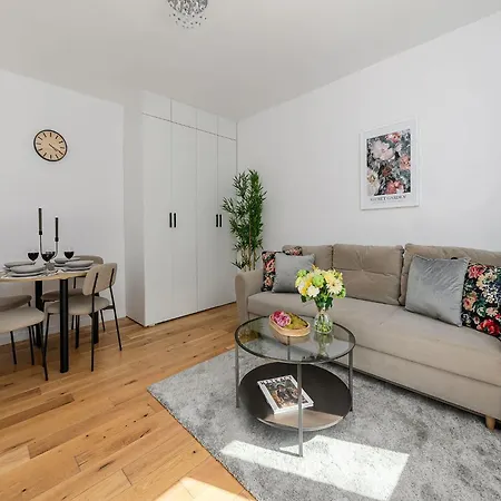 Апартаменти For Families Варшава